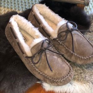 UGG Slipper like new